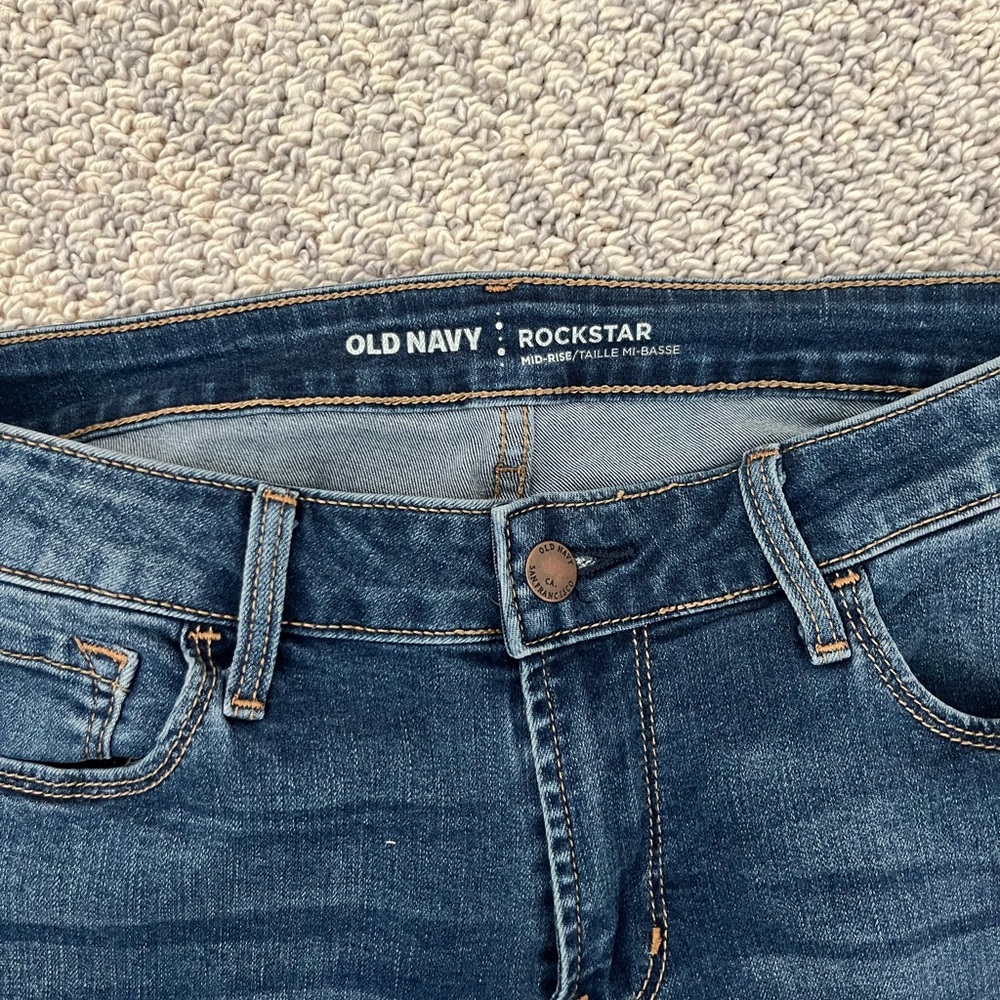 Old Navy Rockstar Mid Rise Jegging, size 6 Regular